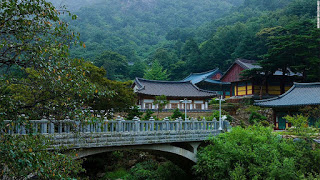 150421123719-beautiful-south-korea--samhwasa-super-169.jpg